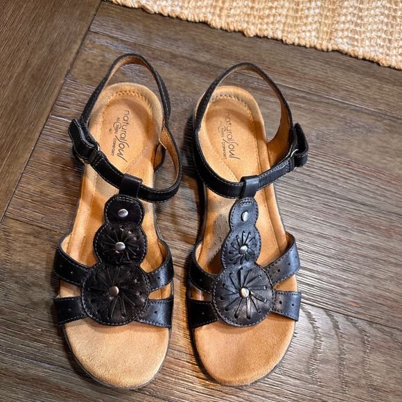 Natural Soul Barroll Black Leather Flower Detail Ankle Strap Sandals US 9.5M‎ - Picture 4 of 10